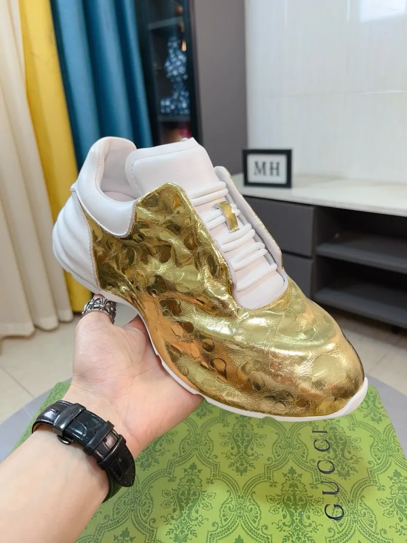 Men's shoes 💰560🌹🌹【GUCCI】pop-up casual sneakers with daddy outsole, breathable and comfortable, easy to walk, versatile style for trendy men, upper with cowhide edge and rhinestone design on the outsole➕genuine leather lining➕Gucci's popular original outsole, sports and running style, super comfortable. Code number 38-44